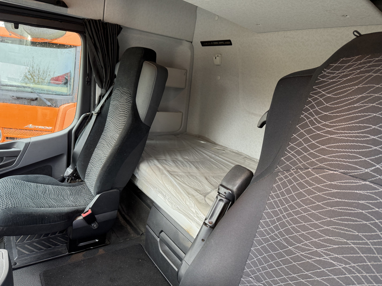 Mercedes-Benz Arocs 2653 6X4 Kran Kesla 2124L - Camión forestal, Camión grúa: foto 4 Mercedes-Benz Arocs 2653 6X4 Kran Kesla 2124L - Camión forestal, Camión grúa: foto 4