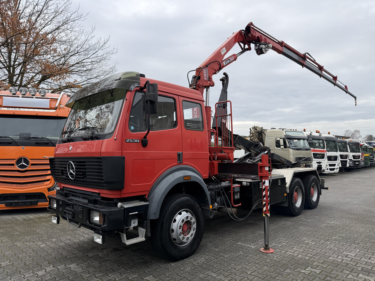 Mercedes-Benz SK 2538 6X4 Haken Kran/ Oldtimer/ Feuerwehr - Camión multibasculante, Camión grúa: foto 1 Mercedes-Benz SK 2538 6X4 Haken Kran/ Oldtimer/ Feuerwehr - Camión multibasculante, Camión grúa: foto 1