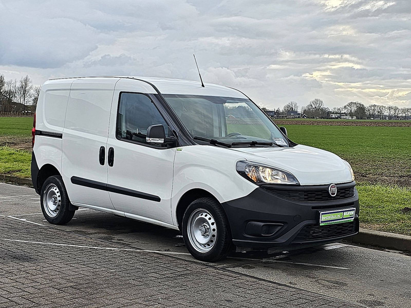 Fiat Doblò CARGO 1.6 L1 1e Eigenaar NL! - Furgoneta pequeña: foto 5 Fiat Doblò CARGO 1.6 L1 1e Eigenaar NL! - Furgoneta pequeña: foto 5