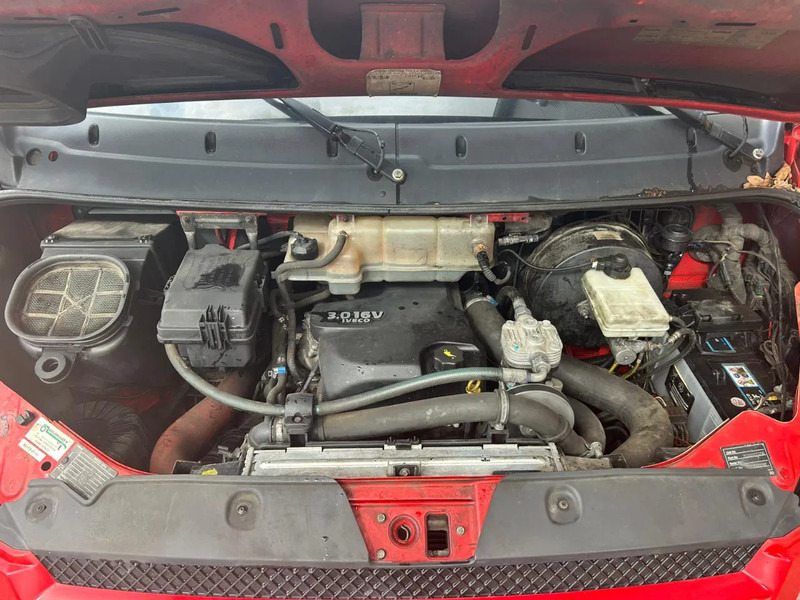 Cabeza tractora Iveco Daily 40 C18: foto 8