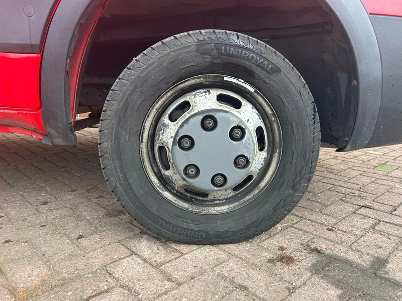 Cabeza tractora Iveco Daily 40 C18: foto 7