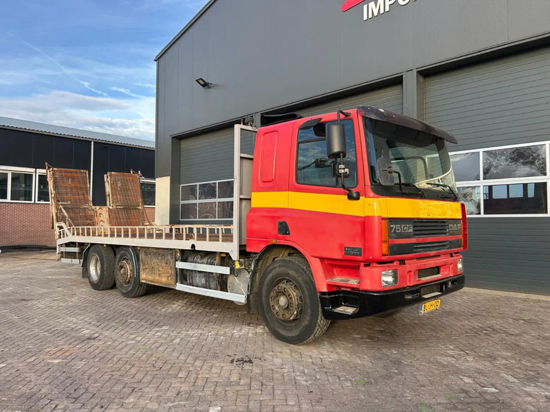 DAF CF75.250 - Camión portavehículos: foto 2 DAF CF75.250 - Camión portavehículos: foto 2