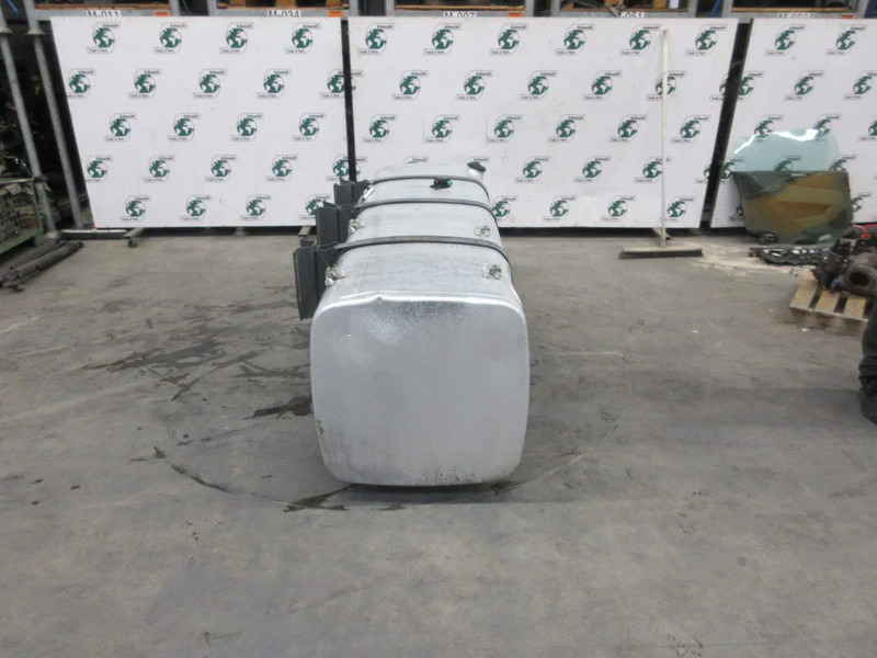 DAF 1944798 // 995 LITER INHOUD DAF XF CF EURO 6 MODEL 2018 - Depósito de combustible para Camión: foto 4 DAF 1944798 // 995 LITER INHOUD DAF XF CF EURO 6 MODEL 2018 - Depósito de combustible para Camión: foto 4