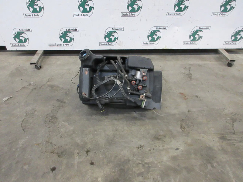 DAF 1981185 / 2018954 DAF CF 450 EURO 6 - Depósito de combustible para Camión: foto 4 DAF 1981185 / 2018954 DAF CF 450 EURO 6 - Depósito de combustible para Camión: foto 4