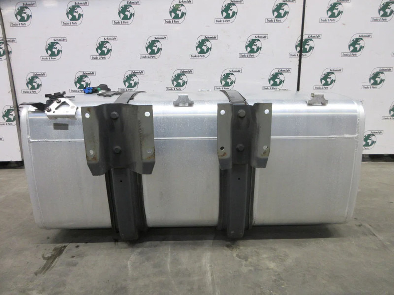 DAF 2041734 DIESELTANK 700 LITER DAF XF CF 480 EURO 6 MODEL 2020 - Depósito de combustible para Camión: foto 3 DAF 2041734 DIESELTANK 700 LITER DAF XF CF 480 EURO 6 MODEL 2020 - Depósito de combustible para Camión: foto 3