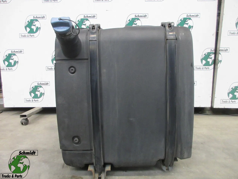 DAF 2303398 // 1928706 AD BLUE TANK 90 LITER DAF XF CF EURO 6 MODEL 2020 - Depósito de combustible para Camión: foto 1 DAF 2303398 // 1928706 AD BLUE TANK 90 LITER DAF XF CF EURO 6 MODEL 2020 - Depósito de combustible para Camión: foto 1