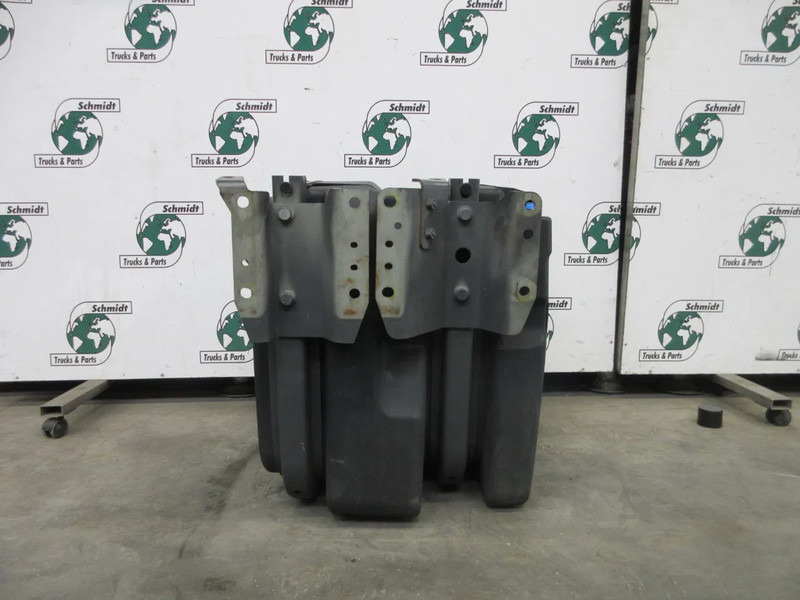 DAF 2303398 // 1928706 AD BLUE TANK 90 LITER DAF XF CF EURO 6 MODEL 2020 - Depósito de combustible para Camión: foto 3 DAF 2303398 // 1928706 AD BLUE TANK 90 LITER DAF XF CF EURO 6 MODEL 2020 - Depósito de combustible para Camión: foto 3