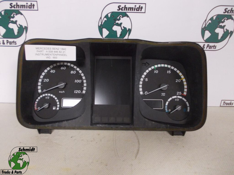 Mercedes-Benz A 008 446 82 21 // 1842 MP 4 - Salpicadero para Camión: foto 1 Mercedes-Benz A 008 446 82 21 // 1842 MP 4 - Salpicadero para Camión: foto 1