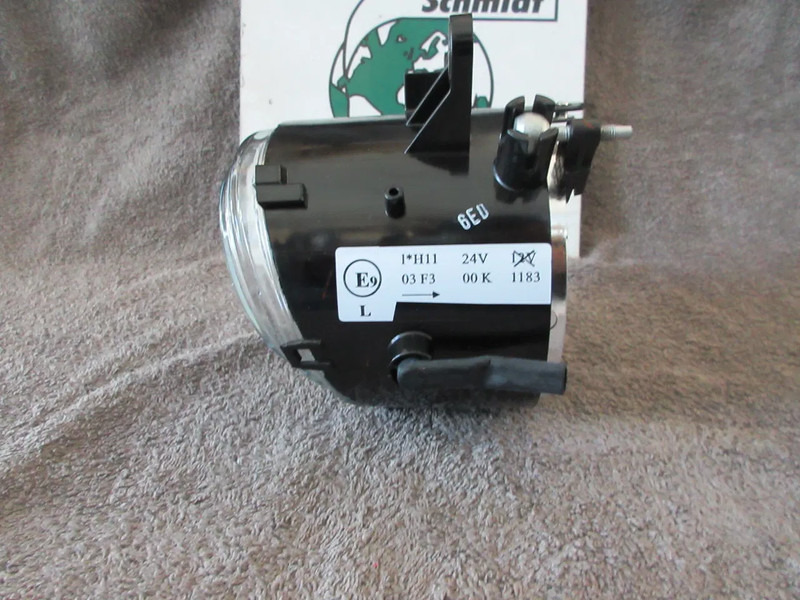 Mercedes-Benz A 960 820 04 56 // A 960 820 05 56 R+L MISTLAMP NIEUWE ACTROS MP4 - Faro antiniebla para Camión: foto 2 Mercedes-Benz A 960 820 04 56 // A 960 820 05 56 R+L MISTLAMP NIEUWE ACTROS MP4 - Faro antiniebla para Camión: foto 2