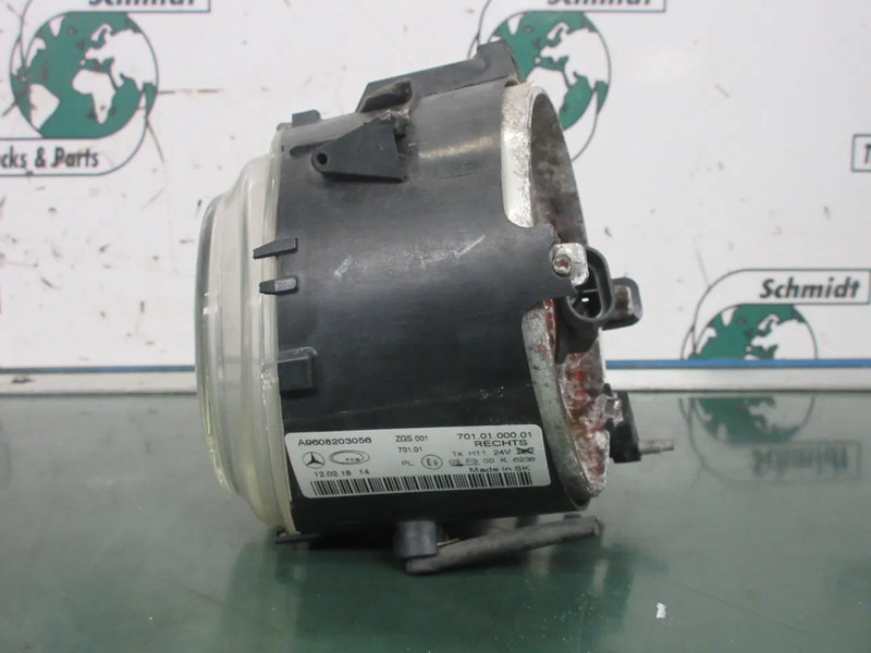 Mercedes-Benz A 960 820 30 56 // A 960 820 09 56 MISTLAMP MERCEDES BENZ 1845 EURO 6 - Sistema eléctrico para Camión: foto 4 Mercedes-Benz A 960 820 30 56 // A 960 820 09 56 MISTLAMP MERCEDES BENZ 1845 EURO 6 - Sistema eléctrico para Camión: foto 4