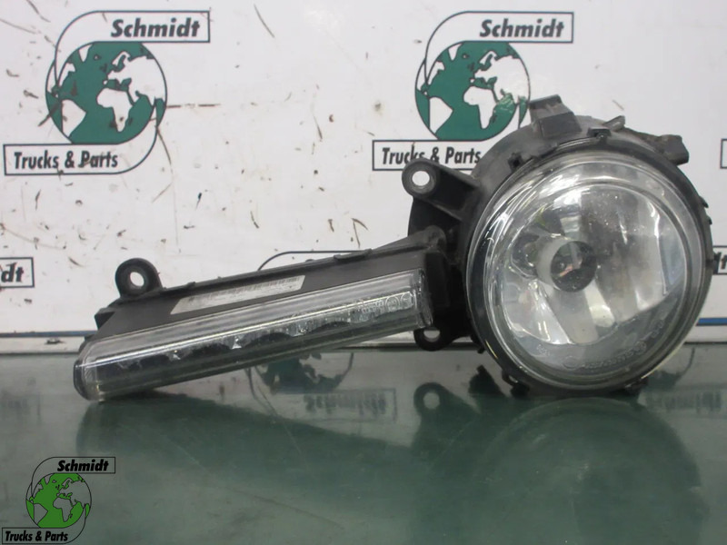 Mercedes-Benz A 960 820 30 56 // A 960 820 09 56 MISTLAMP MERCEDES BENZ 1845 EURO 6 - Sistema eléctrico para Camión: foto 1 Mercedes-Benz A 960 820 30 56 // A 960 820 09 56 MISTLAMP MERCEDES BENZ 1845 EURO 6 - Sistema eléctrico para Camión: foto 1