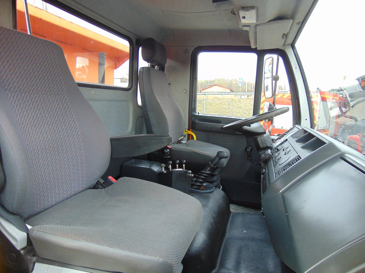 Camión volquete MAN 18-224 4x4 KIPER: foto 20