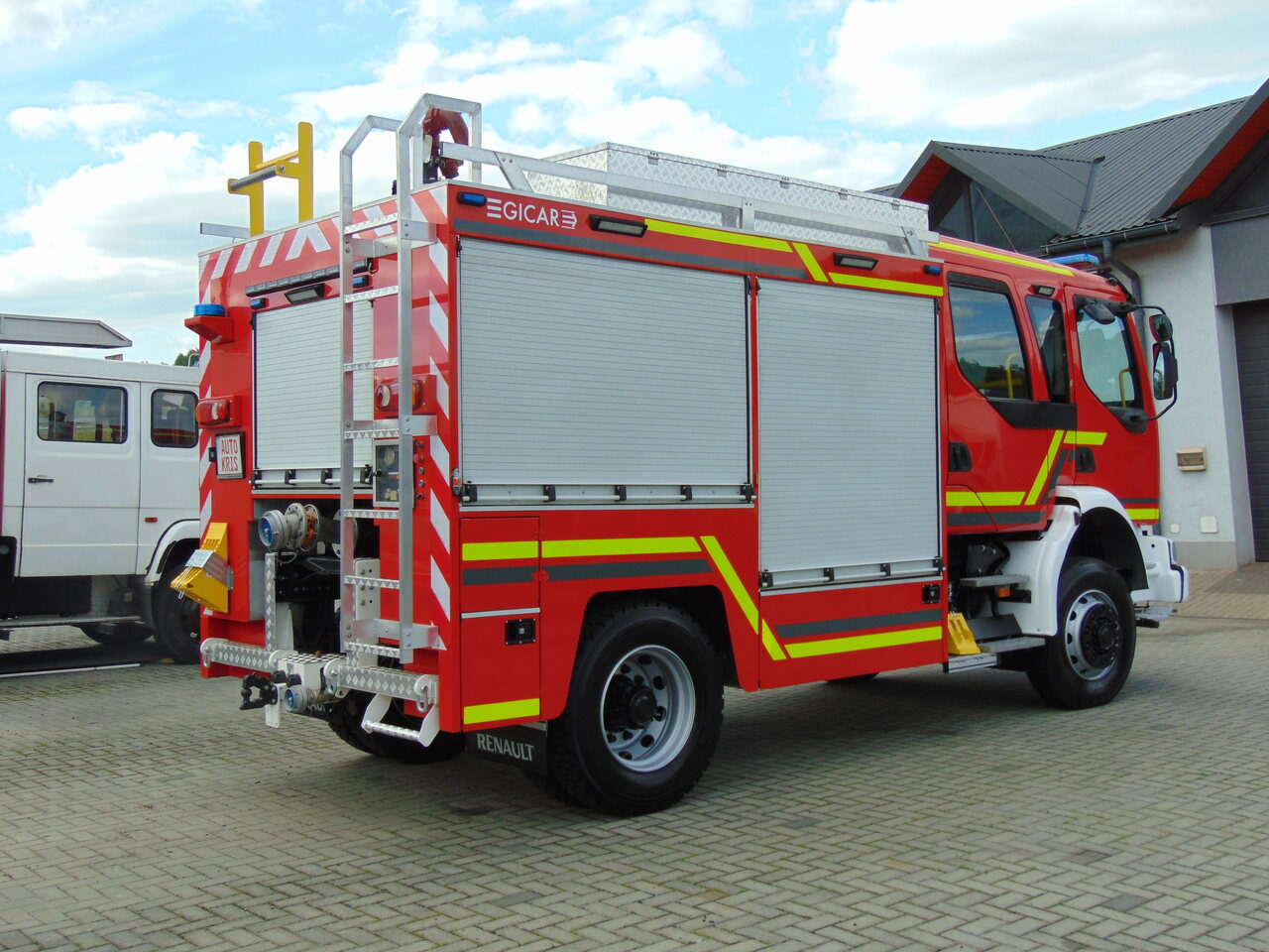 RENAULT Midlum 220dCi 4x4 GICAR - Camión de bomberos: foto 4 RENAULT Midlum 220dCi 4x4 GICAR - Camión de bomberos: foto 4