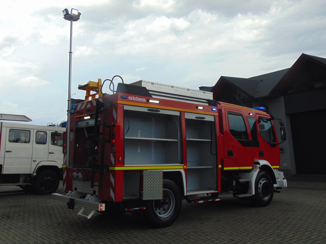 Leasing de RENAULT Midlum 270dCi SIDES RENAULT Midlum 270dCi SIDES: foto 28