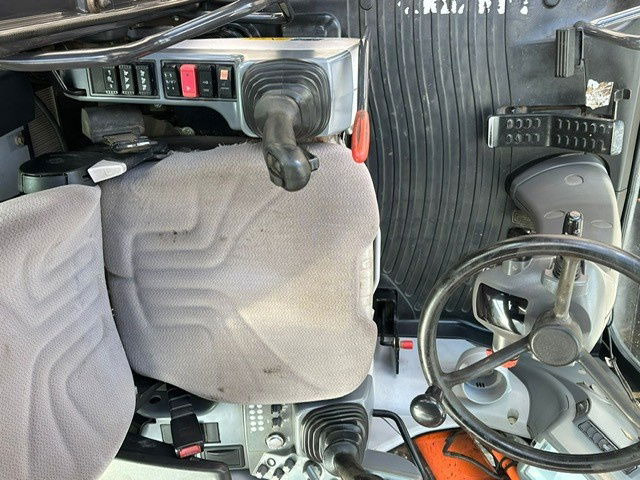 Hitachi ZX170W-6 - Excavadora de ruedas: foto 2 Hitachi ZX170W-6 - Excavadora de ruedas: foto 2