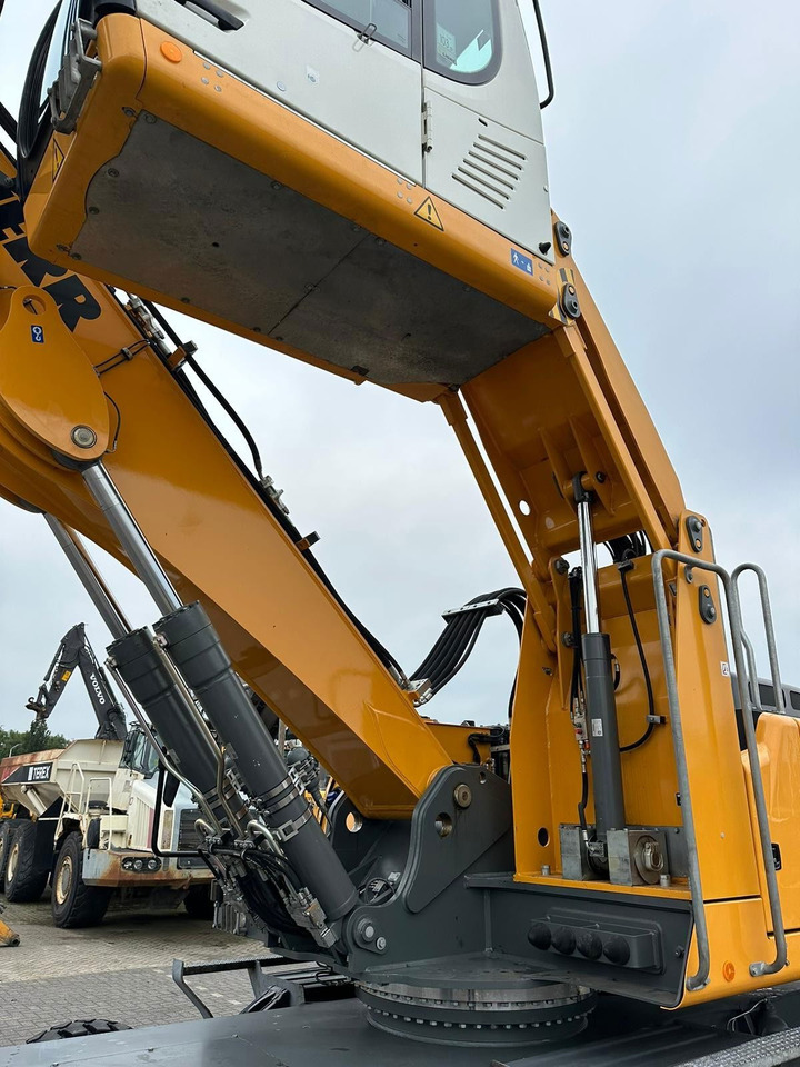 Liebherr LH 30 M - Manipulador de materiales: foto 2 Liebherr LH 30 M - Manipulador de materiales: foto 2