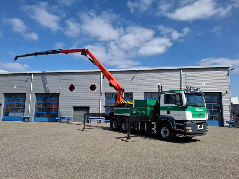 MAN TGA 33.410 / 6X4 / PALFINGER PK4000 1EL ROOFER CRANE / 25M / REMOTE / 2X BIG AXLE / 490677 KM / MANUAL / EURO-3 / 2005 - Camión grúa: foto 5 MAN TGA 33.410 / 6X4 / PALFINGER PK4000 1EL ROOFER CRANE / 25M / REMOTE / 2X BIG AXLE / 490677 KM / MANUAL / EURO-3 / 2005 - Camión grúa: foto 5