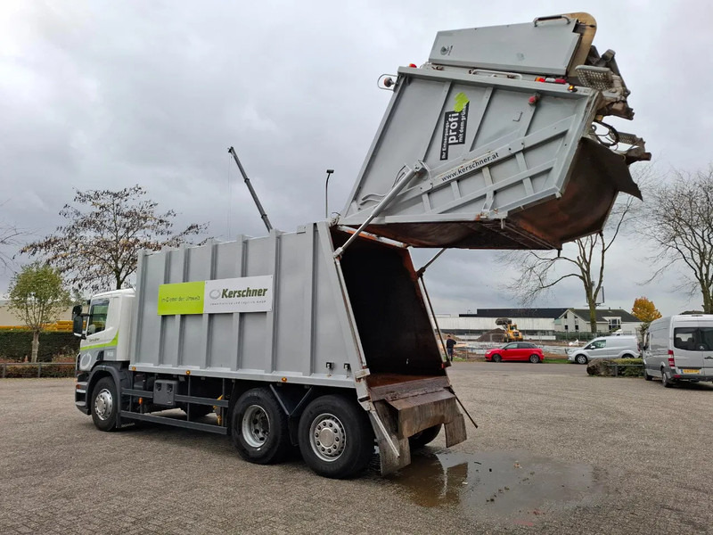 Scania P360 / RETARDER / ONLY:234640 KM / LENKACHSE / AIRCO / WORKING GARBAGE TRUCK / AUTOMATIC / EURO-5 / 2013 - Camión de basura: foto 4 Scania P360 / RETARDER / ONLY:234640 KM / LENKACHSE / AIRCO / WORKING GARBAGE TRUCK / AUTOMATIC / EURO-5 / 2013 - Camión de basura: foto 4