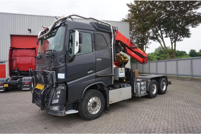 Volvo FH16-750 / ENGINE RUNNING / 6x4 / RETARDER / BIG AXLE / VEB+ / PALFINGER FD250 / EURO-6 / 2016 - Camión forestal: foto 2 Volvo FH16-750 / ENGINE RUNNING / 6x4 / RETARDER / BIG AXLE / VEB+ / PALFINGER FD250 / EURO-6 / 2016 - Camión forestal: foto 2