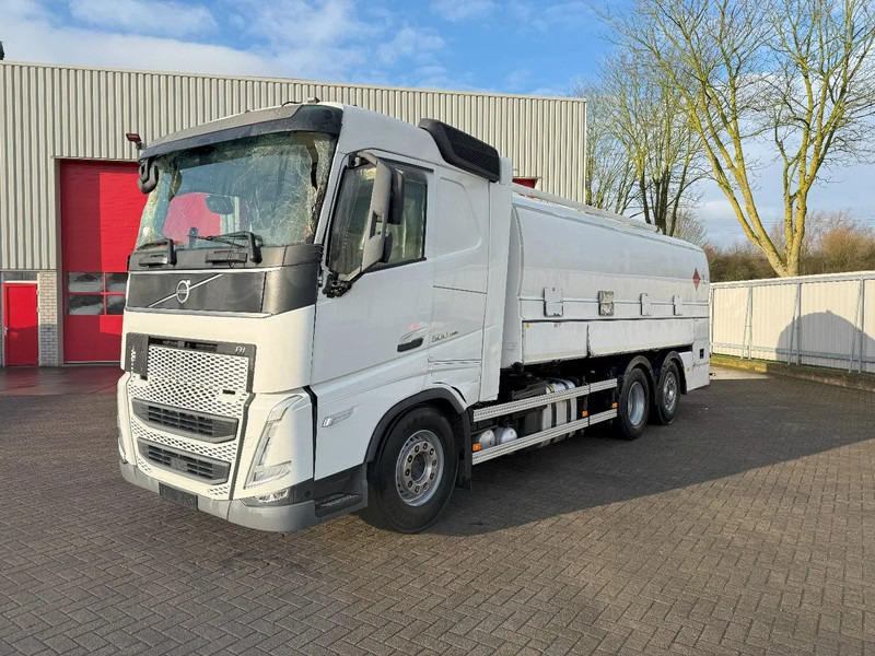 Volvo FH5-500 6X2 / ENGINE RUNNING / LIFT+LENKACHSE / FULL AIR / ADR / EUROTANK / 9-TON FRONT AXLE / I-SAVE / EURO-6 / 2022 - Camión cisterna: foto 1 Volvo FH5-500 6X2 / ENGINE RUNNING / LIFT+LENKACHSE / FULL AIR / ADR / EUROTANK / 9-TON FRONT AXLE / I-SAVE / EURO-6 / 2022 - Camión cisterna: foto 1