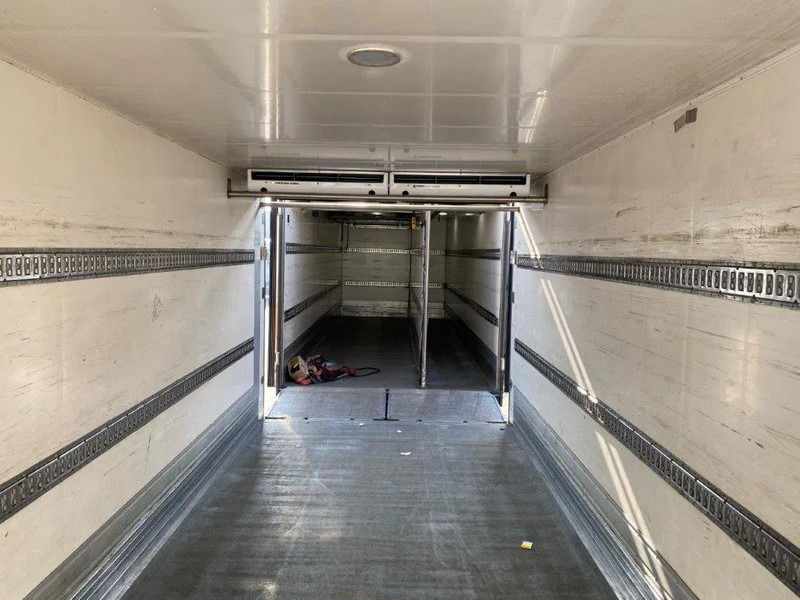 Camión frigorífico Volvo FM4-420 / COMPLETE COOL+FREEZE COMBI / CHEREAU / THROUGH-LOADING SYSTEM / 2XPLATFORM DHOLLANDIA / FREEZING LOCK / AUTOMATIC / EU: foto 6