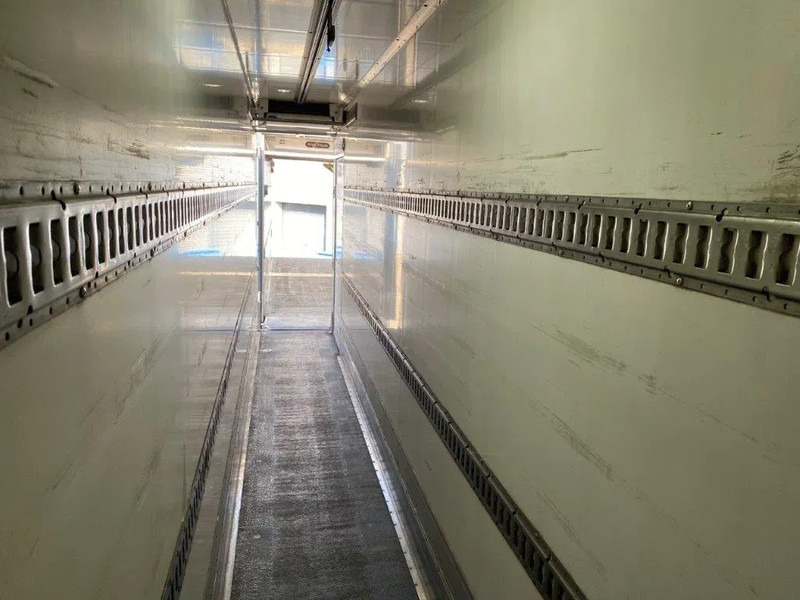 Camión frigorífico Volvo FM4-420 / COMPLETE COOL+FREEZE COMBI / CHEREAU / THROUGH-LOADING SYSTEM / 2XPLATFORM DHOLLANDIA / FREEZING LOCK / AUTOMATIC / EU: foto 9