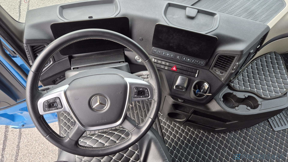 MERCEDES-BENZ ACTROS 1848 LSRL GIGA SPACE EURO 6 - Cabeza tractora: foto 4 MERCEDES-BENZ ACTROS 1848 LSRL GIGA SPACE EURO 6 - Cabeza tractora: foto 4