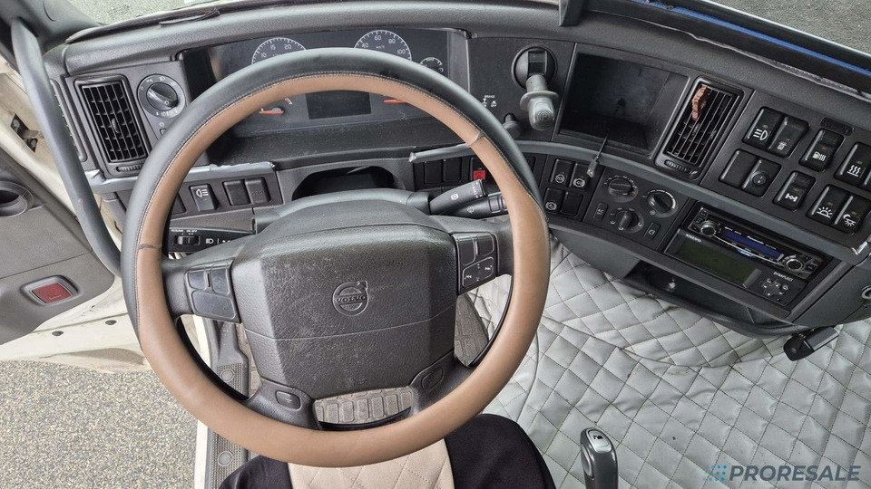 VOLVO FH 13.440 42T EURO 5 - Cabeza tractora: foto 4 VOLVO FH 13.440 42T EURO 5 - Cabeza tractora: foto 4