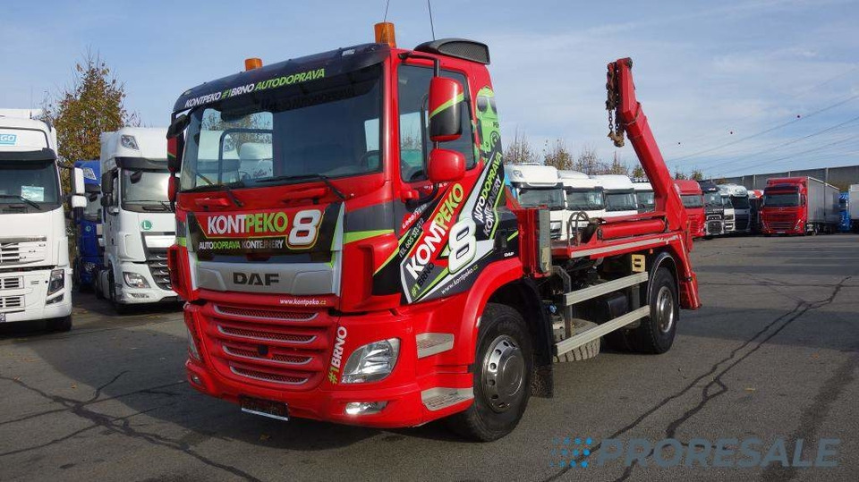 DAF CF 370 FA Day Cab EURO 6 řetězový nosič kontejnerů AK12 - Camión portacontenedor de cadenas: foto 2 DAF CF 370 FA Day Cab EURO 6 řetězový nosič kontejnerů AK12 - Camión portacontenedor de cadenas: foto 2