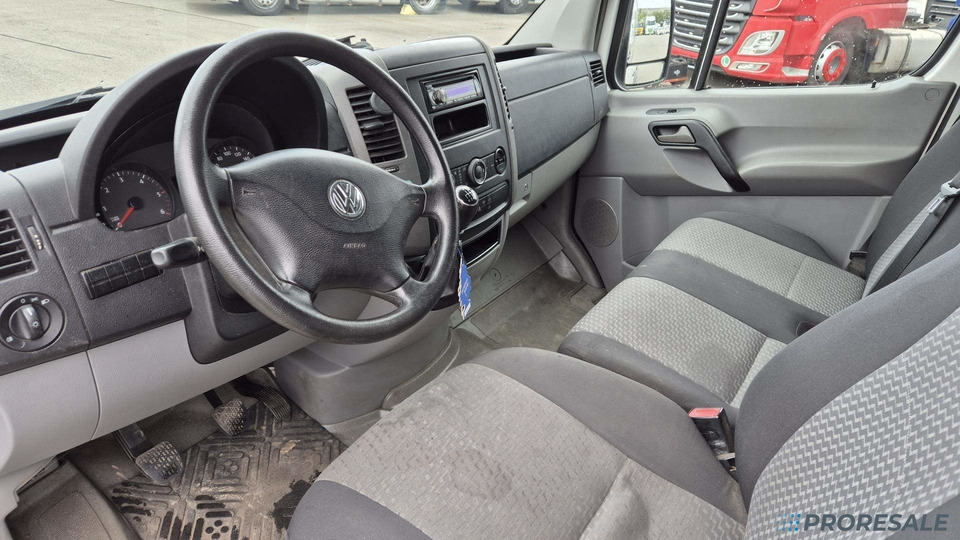 VOLKSWAGEN CRAFTER 2,0 TDi 100 kW skříňový - Furgoneta caja cerrada: foto 5 VOLKSWAGEN CRAFTER 2,0 TDi 100 kW skříňový - Furgoneta caja cerrada: foto 5