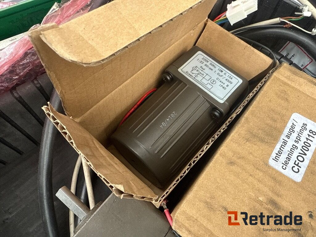 6 metalkufferter med reservedele til pillefyr - Equipo de construcción: foto 2 6 metalkufferter med reservedele til pillefyr - Equipo de construcción: foto 2