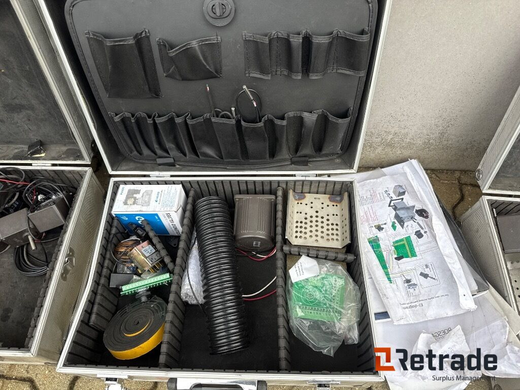 6 metalkufferter med reservedele til pillefyr - Equipo de construcción: foto 4 6 metalkufferter med reservedele til pillefyr - Equipo de construcción: foto 4