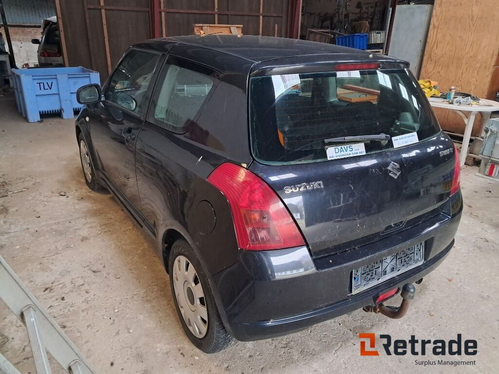 Bil Suzuki Swift 1,3 A/mt - Coche: foto 4 Bil Suzuki Swift 1,3 A/mt - Coche: foto 4