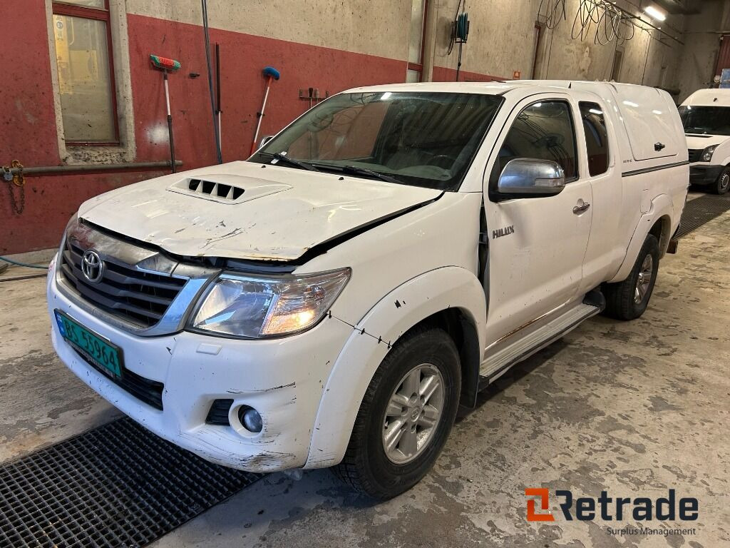 Bil Toyota Hilux 4wd N2 - Coche: foto 2 Bil Toyota Hilux 4wd N2 - Coche: foto 2