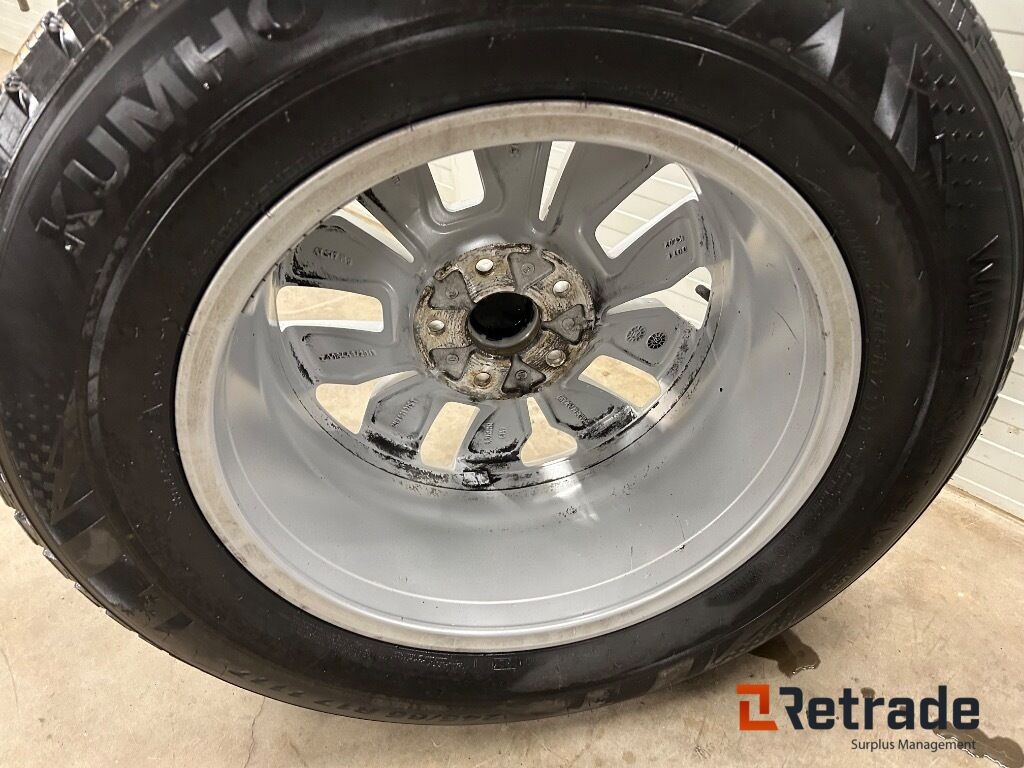 Däck Kumho Wintercraft SUV WS3 Till VW Amarok - Equipo de construcción: foto 4 Däck Kumho Wintercraft SUV WS3 Till VW Amarok - Equipo de construcción: foto 4