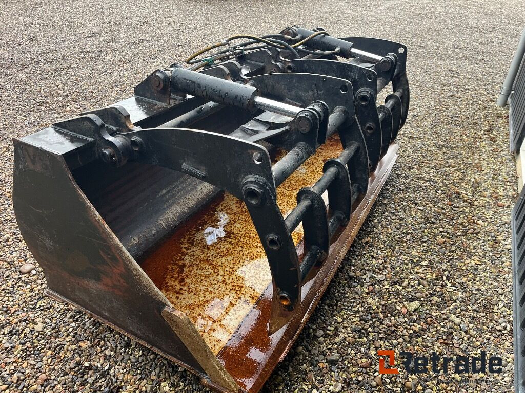 Forskelligt udstyr VS Overfaldsklo - Cazo cargador: foto 4 Forskelligt udstyr VS Overfaldsklo - Cazo cargador: foto 4