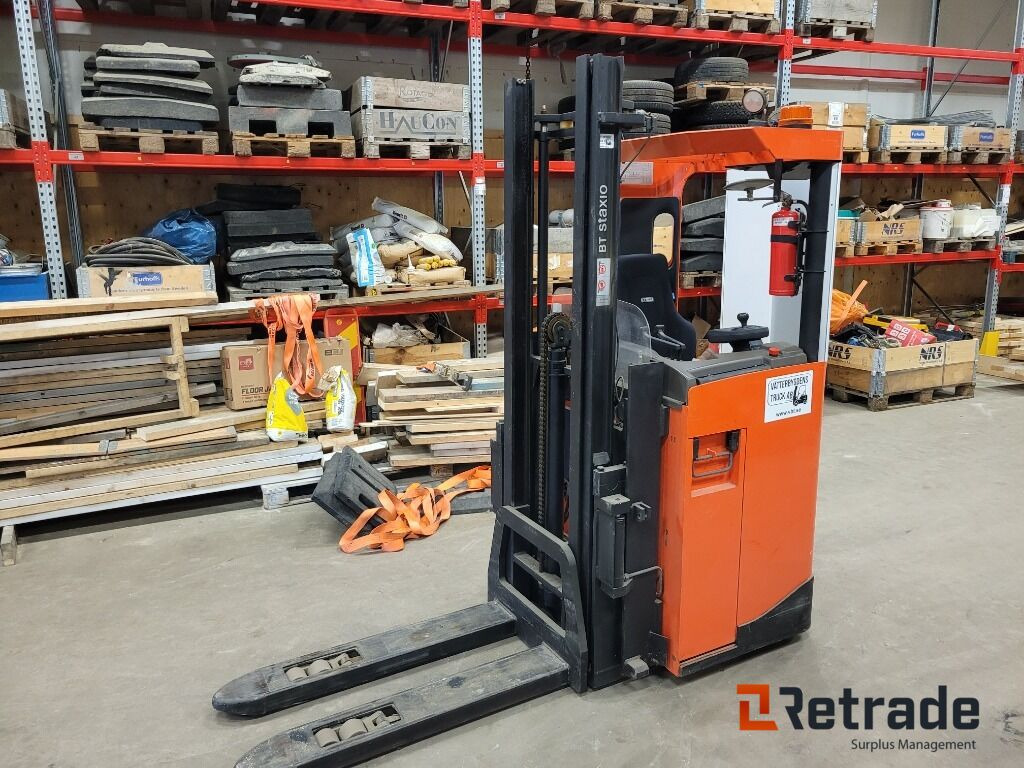 Gaffeltruck Sittstaplare BT SRE135L låga timmar - 2017 - Apilador: foto 1 Gaffeltruck Sittstaplare BT SRE135L låga timmar - 2017 - Apilador: foto 1