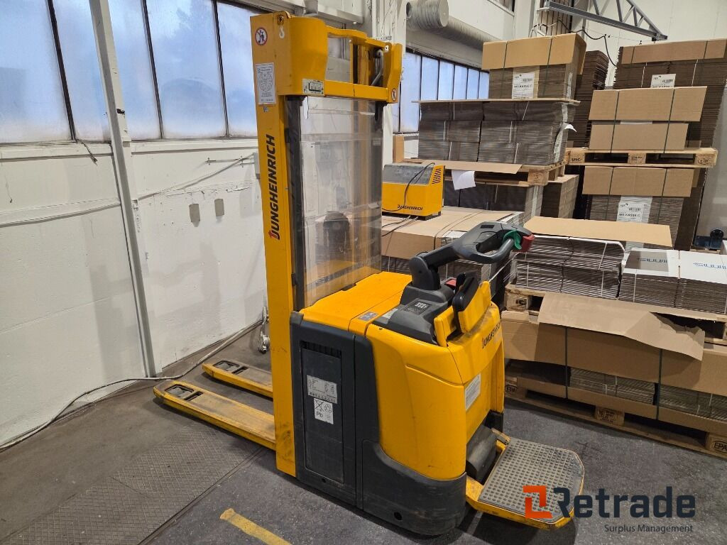 Jungheinrich erc 216z med lader 2015 mod - Apilador: foto 2 Jungheinrich erc 216z med lader 2015 mod - Apilador: foto 2