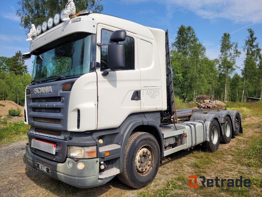 Lastväxlare tridem SCANIA R480 - Camión multibasculante, Camión grúa: foto 1 Lastväxlare tridem SCANIA R480 - Camión multibasculante, Camión grúa: foto 1