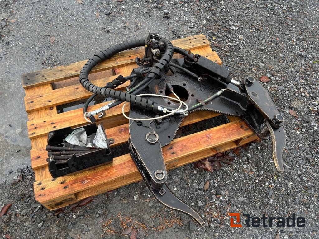 Flerträdshantering Komatsu S92 - Maquinaria agrícola: foto 2 Flerträdshantering Komatsu S92 - Maquinaria agrícola: foto 2