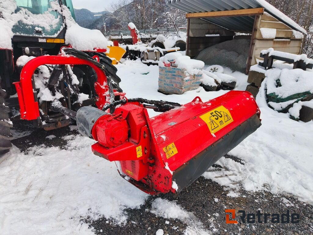 Sideforskyvbar beitepusser, Trincia Giraffa 185 - Maquinaria agrícola: foto 1 Sideforskyvbar beitepusser, Trincia Giraffa 185 - Maquinaria agrícola: foto 1