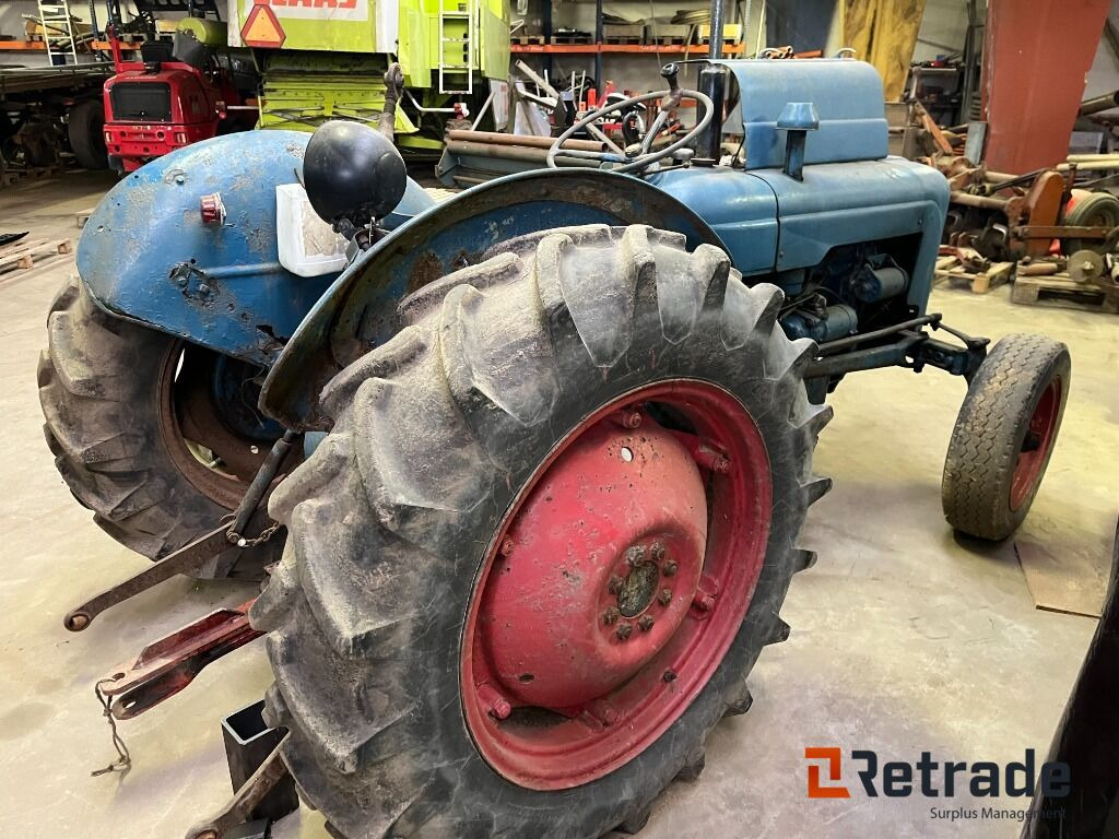 Traktor Ford Dextra Traktor - Maquinaria agrícola: foto 4 Traktor Ford Dextra Traktor - Maquinaria agrícola: foto 4