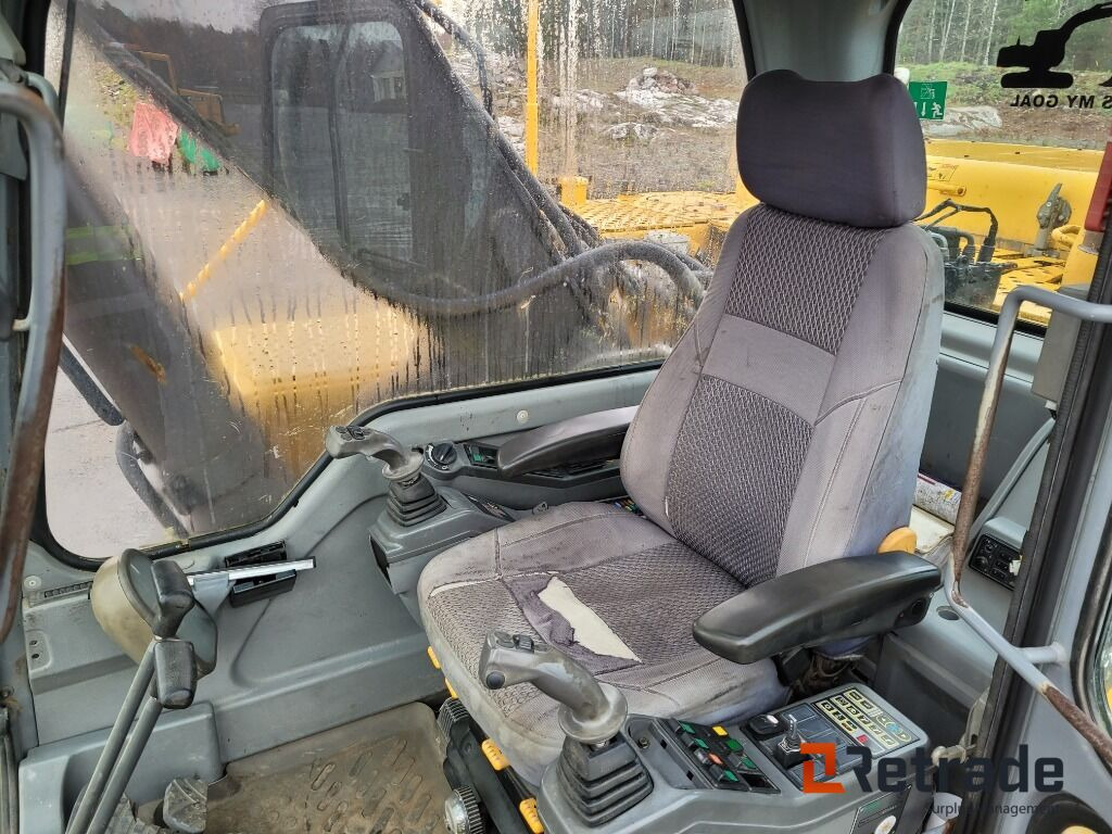 Grävmaskin Volvo EC 240B NLC med tiltrotator och redskap - Maquinaria de construcción: foto 5 Grävmaskin Volvo EC 240B NLC med tiltrotator och redskap - Maquinaria de construcción: foto 5