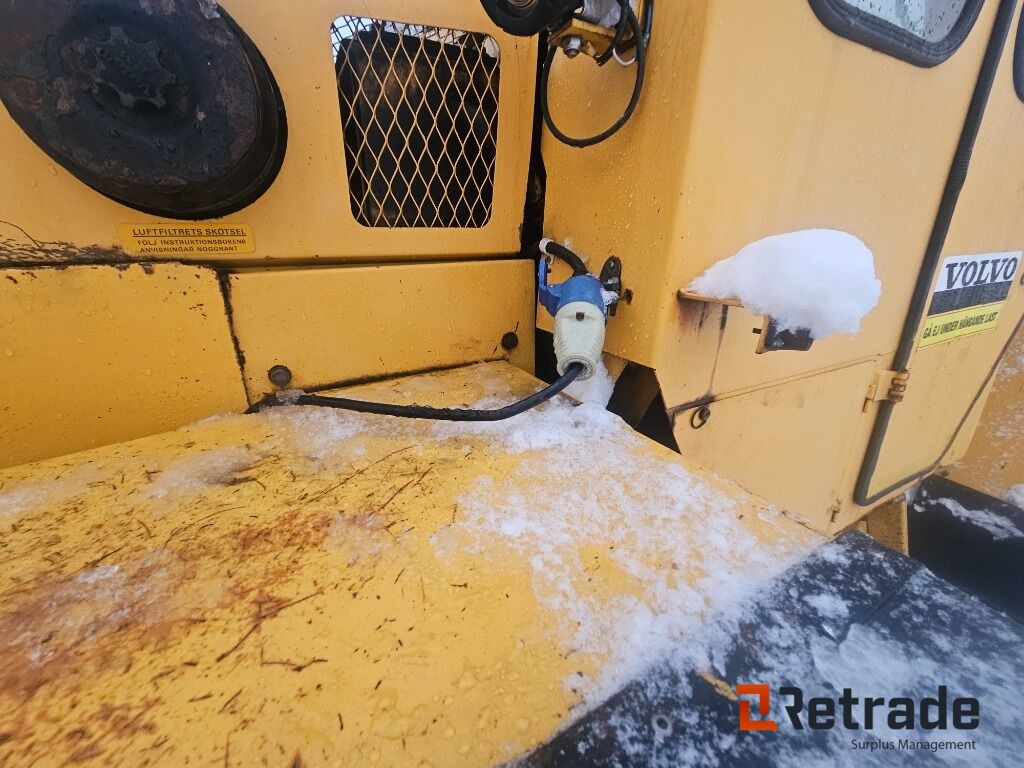 Maquinaria de construcción Hjullastare Volvo 4200 med skopa: foto 31 Maquinaria de construcción Hjullastare Volvo 4200 med skopa: foto 31