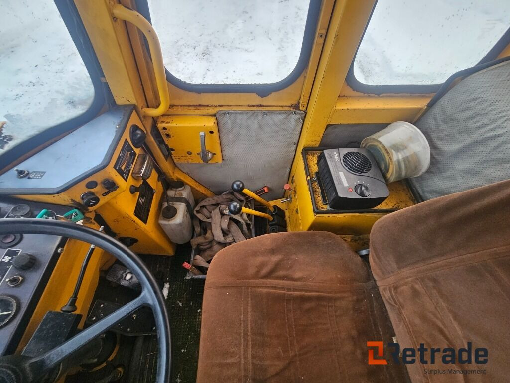 Maquinaria de construcción Hjullastare Volvo 4200 med skopa: foto 45 Maquinaria de construcción Hjullastare Volvo 4200 med skopa: foto 45