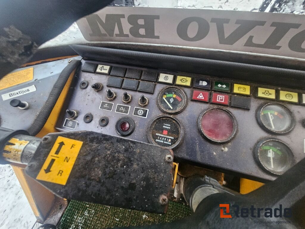 Maquinaria de construcción Hjullastare Volvo 4200 med skopa: foto 48 Maquinaria de construcción Hjullastare Volvo 4200 med skopa: foto 48