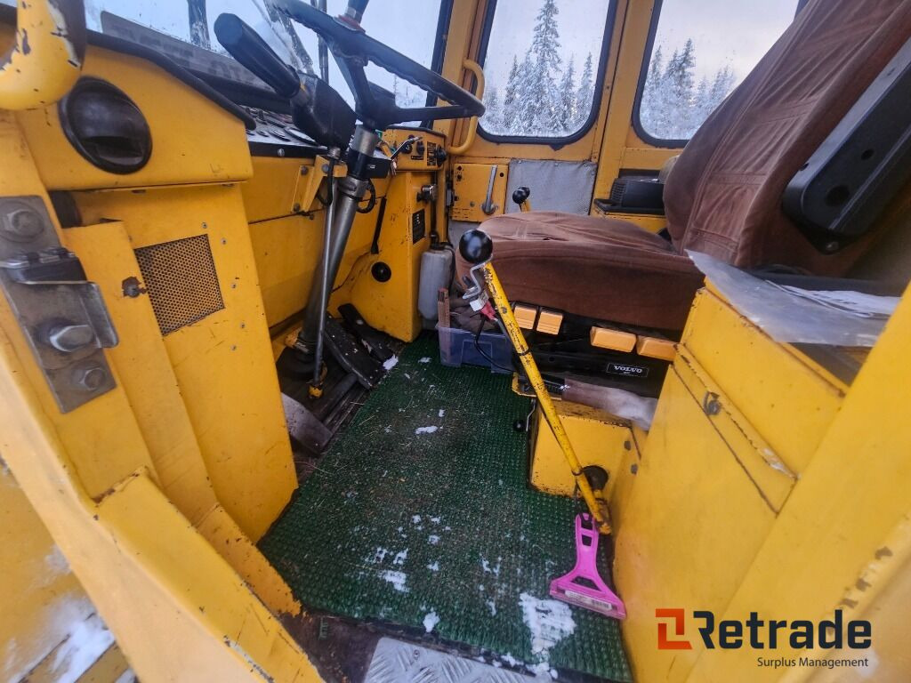 Maquinaria de construcción Hjullastare Volvo 4200 med skopa: foto 43 Maquinaria de construcción Hjullastare Volvo 4200 med skopa: foto 43