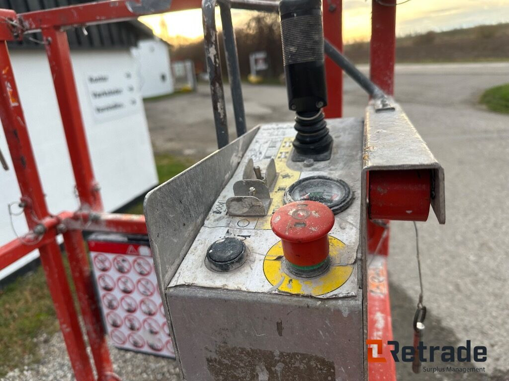 Sky jack Sj III 3215 Sax lift - Maquinaria de construcción: foto 5 Sky jack Sj III 3215 Sax lift - Maquinaria de construcción: foto 5