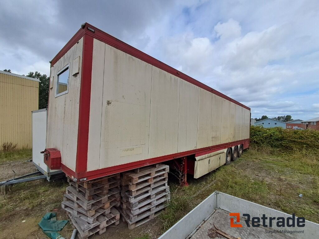 Trailer Schmitz Sættevogn m. kontor - Semirremolque caja cerrada: foto 1 Trailer Schmitz Sættevogn m. kontor - Semirremolque caja cerrada: foto 1