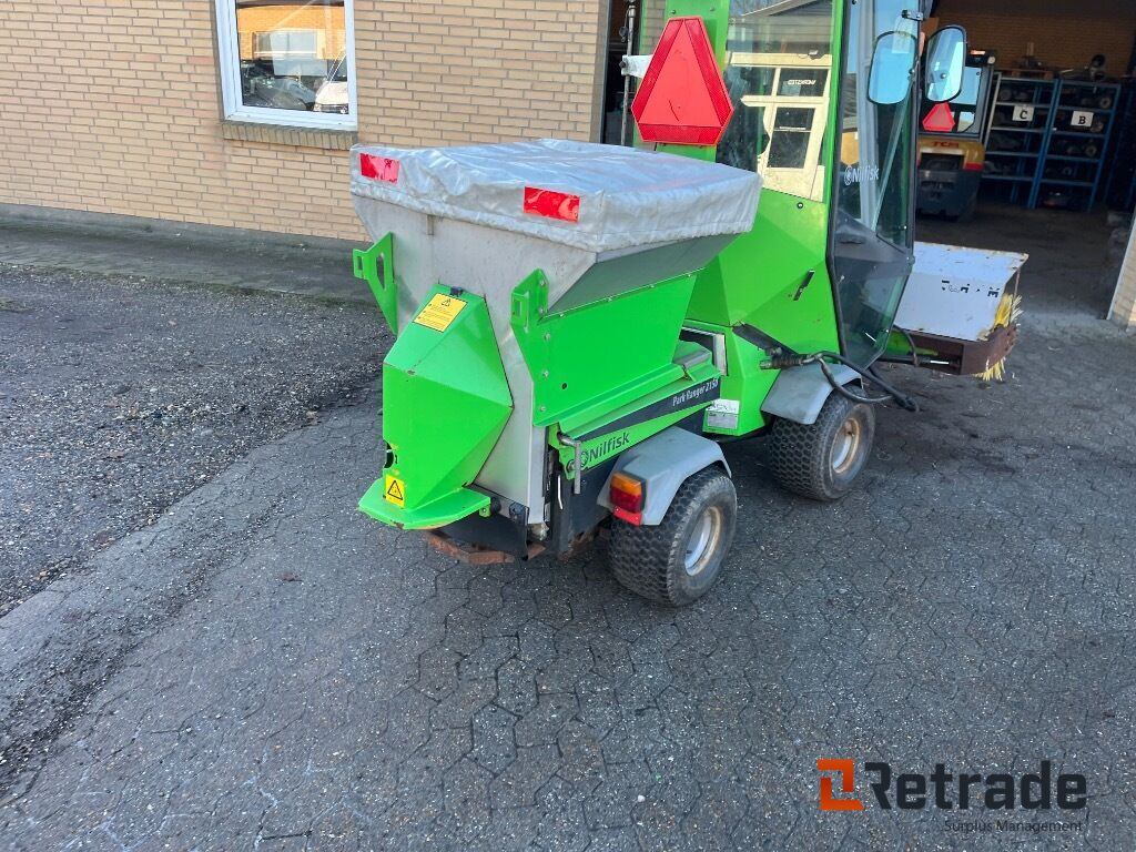 Plæne- og parkmaskiner EGHOLM 2150 Redskabsbærer - Vehículo municipal: foto 5 Plæne- og parkmaskiner EGHOLM 2150 Redskabsbærer - Vehículo municipal: foto 5